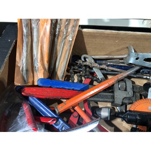 551 - Box of tools