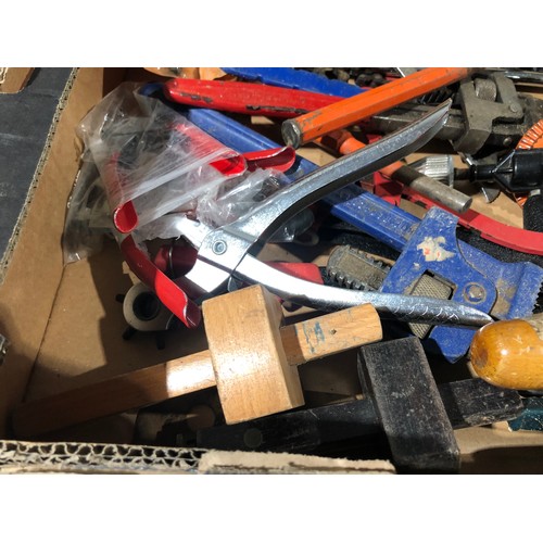 551 - Box of tools