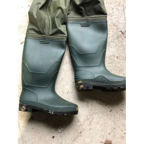 561 - Michigan Fishing wading boots size 6. Manufactured March 2017.