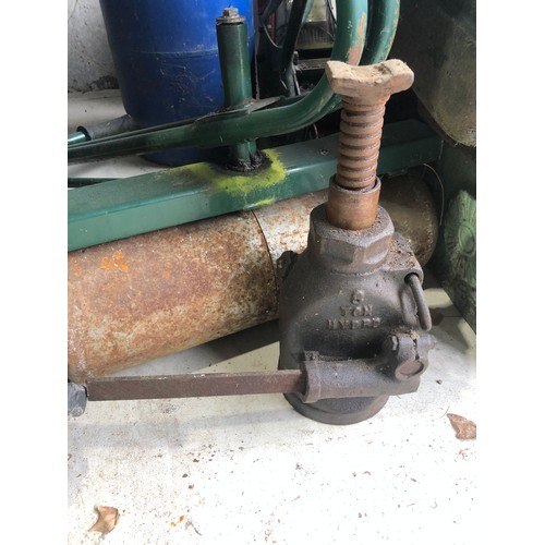 678 - 2 Ton Bottle Jack