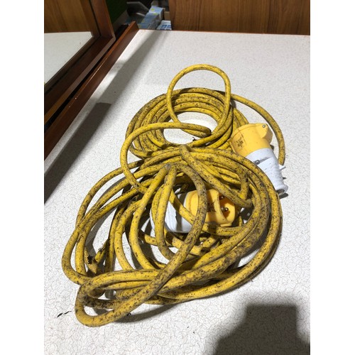 694 - 110 volt yellow extension lead.