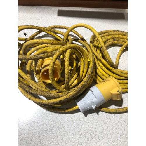 694 - 110 volt yellow extension lead.