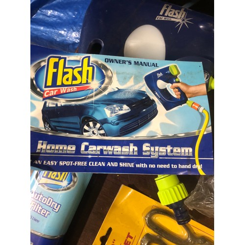 734 - Flash car wash and scissor set etc