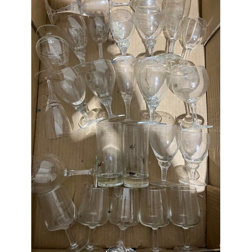 767 - Box of stem glassware