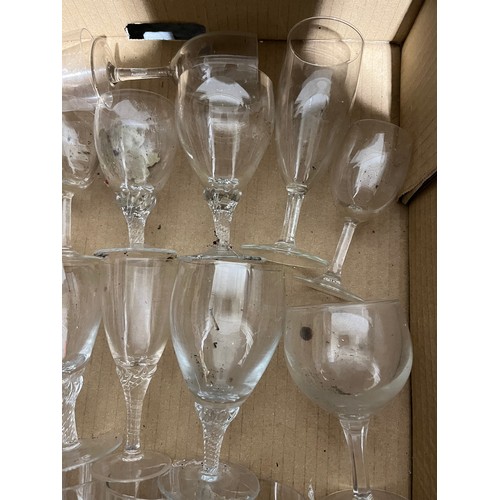 767 - Box of stem glassware