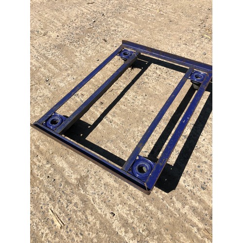 849 - Wheeled frame for moving crates and boxes.