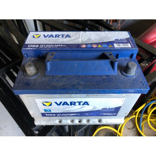 850 - 60ah Varta Blue Dynamic car battery 12 volt.