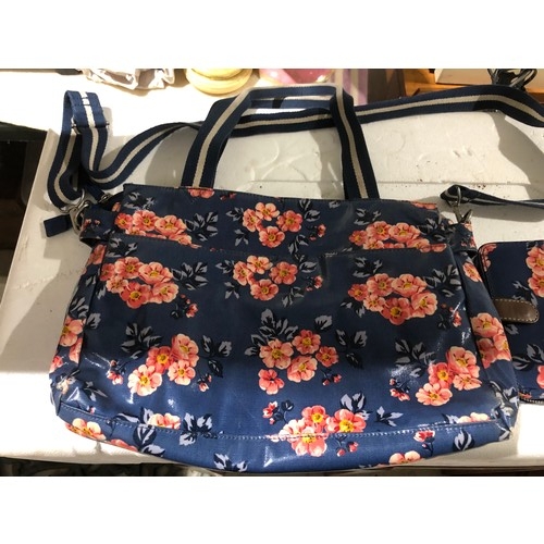 860 - Kath Kidston Bag and matching purse