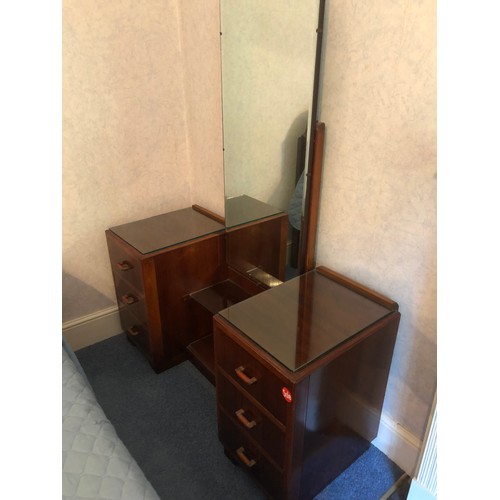 886 - Mahogany dresser with 6 drawers and mirror