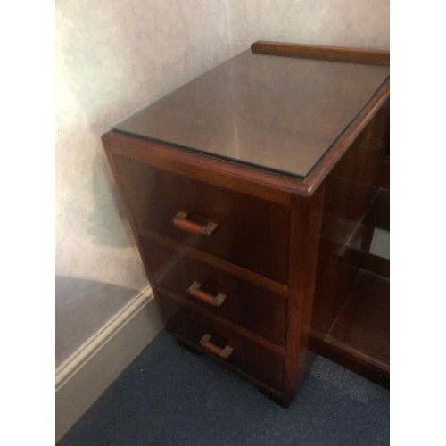 886 - Mahogany dresser with 6 drawers and mirror