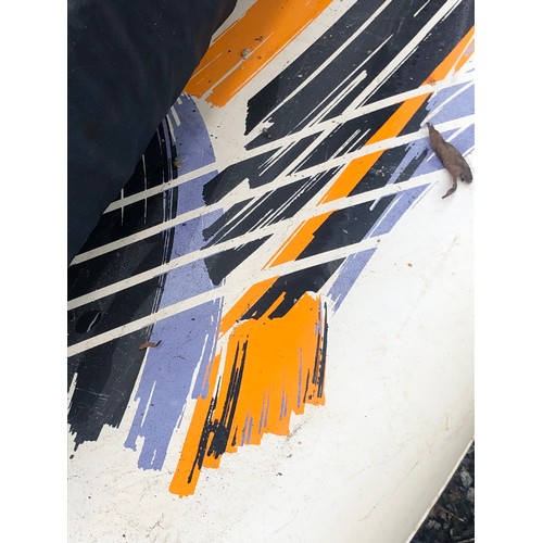 912 - F2 Windsurfing equipment. Includes board mast, 2 sails and a paddle.