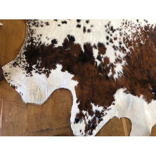 929 - Superb Longhorn Bull hide rug approx 8