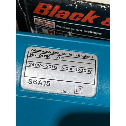 951 - Black & Decker HG 991K Hot Air Paintstripper.