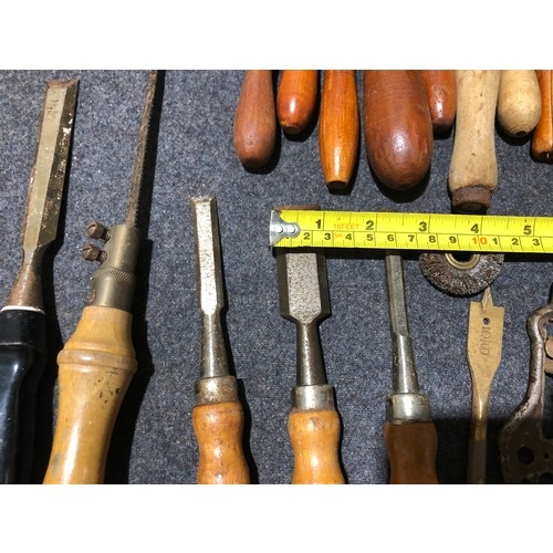 963 - Chisels etc with spare handles