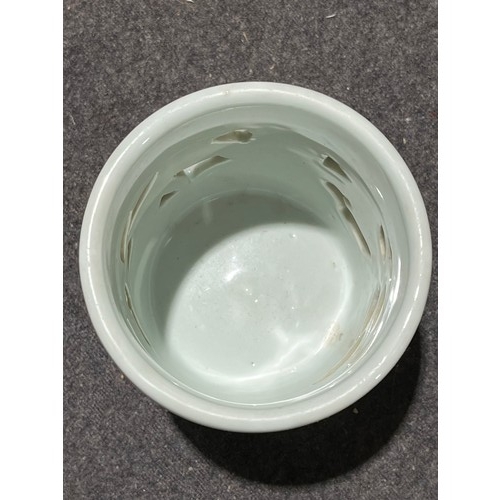 989 - Oriental celadon garlic pot signed under 19th/20th century. Unknown mark