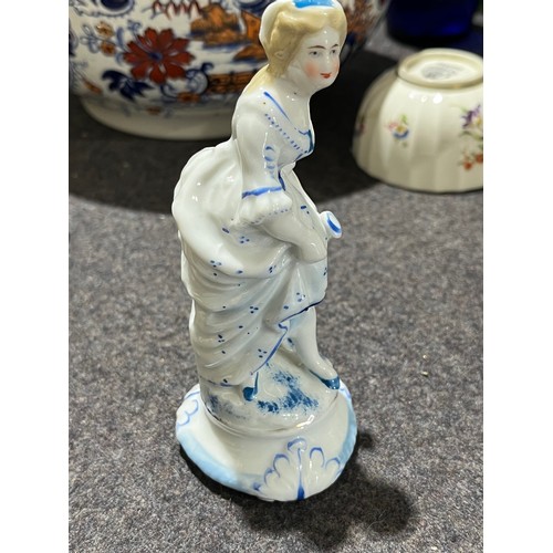 1028 - Staffordshire ceramic figurine