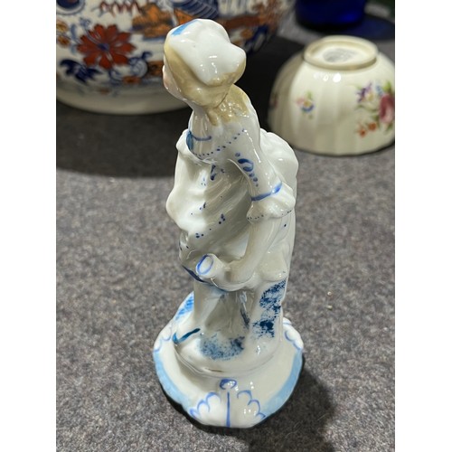 1028 - Staffordshire ceramic figurine