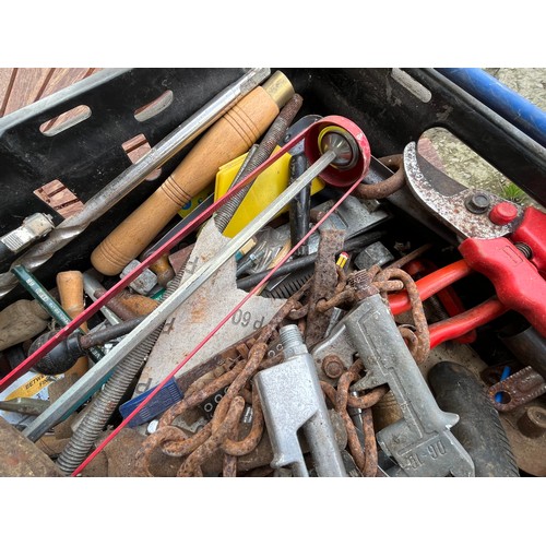 1036 - Box of tools including a wide Maples chisel.