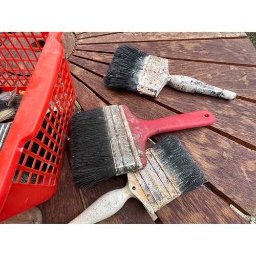 1039 - Good quality paint and wallpaper brushes.