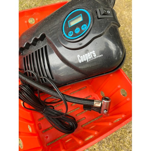 1043 - Electric tyre pump