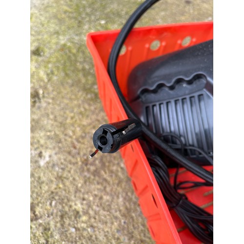 1043 - Electric tyre pump