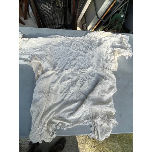 1059 - Antique Victorian Textiles - Cotton and lace blouse