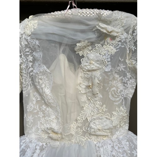 1073 - Modern Textiles - Princess wedding dress