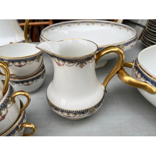 1099 - Large Limoges France dinner service from Maison Ritzen Soeups, Bruxelles