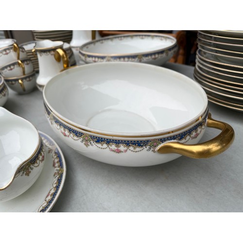 1099 - Large Limoges France dinner service from Maison Ritzen Soeups, Bruxelles