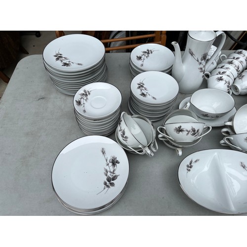 1100 - An extensive Noritake dinner service for 12 persons