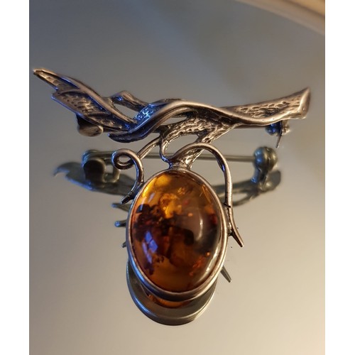 1113 - Silver & Amber Ornate Brooch 4cm