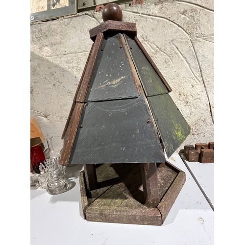 1124 - Bird house in wood with slate roof