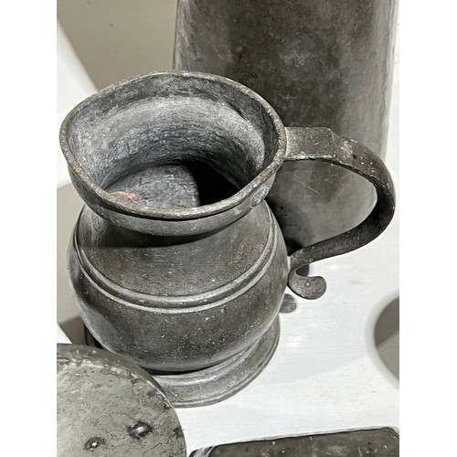 1129 - Collection of English pewter to include ink stand and candlesticks