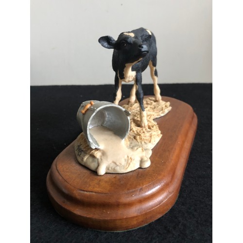 1168 - Border Fine Arts Calf signed by artist Ray Ayres