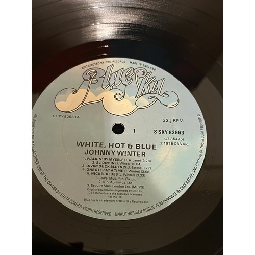 266 - Johnny Winter, white hot and blue SKY82963.