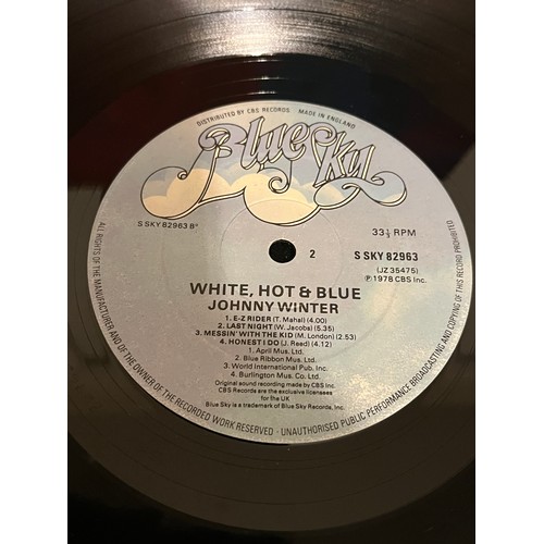 266 - Johnny Winter, white hot and blue SKY82963.