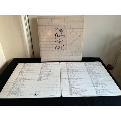 386 - Pink Floyd. The wall  SHSP 4112.