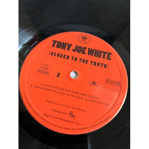 399 - Tony Joe White. Closer to the truth. 511386–1