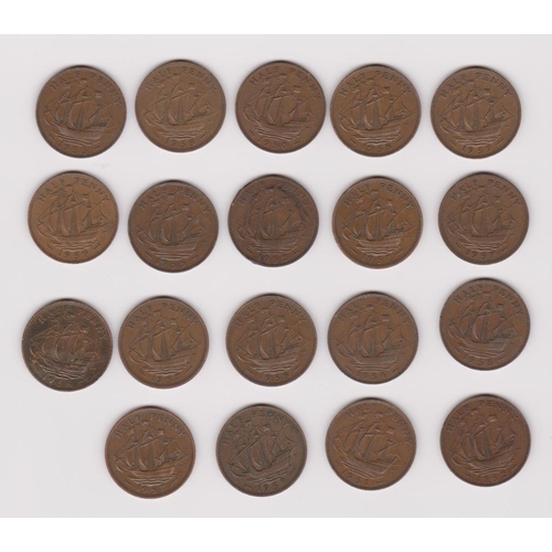 81 - A collection of Old Half Penny pieces