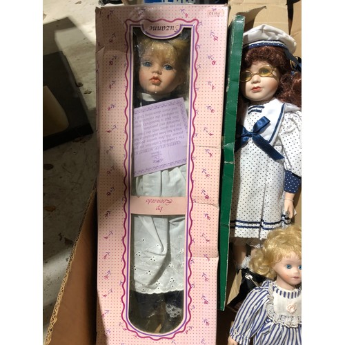 138 - Boxed collectors porcelain dolls