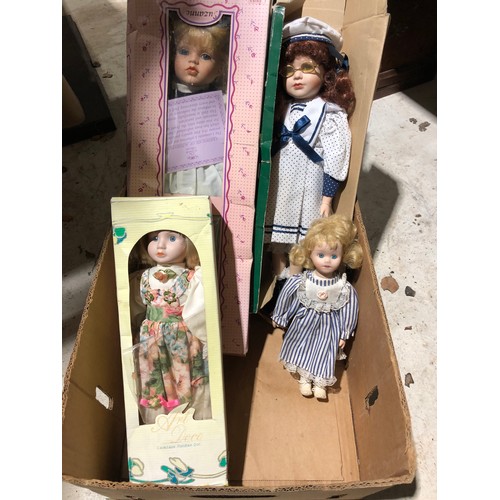 138 - Boxed collectors porcelain dolls