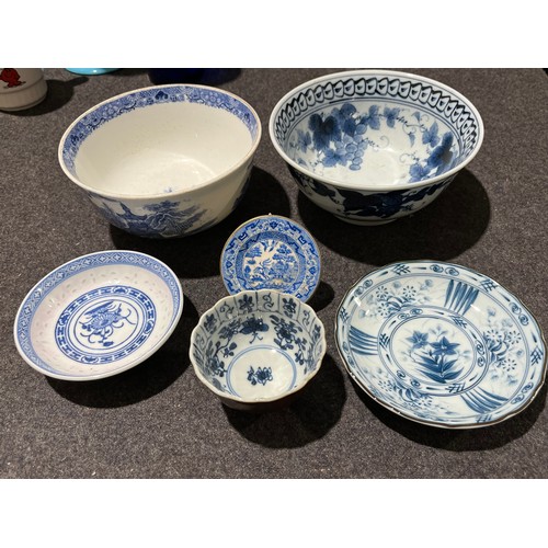 200 - Collection of oriental bowls. Some with Japanese character marks.