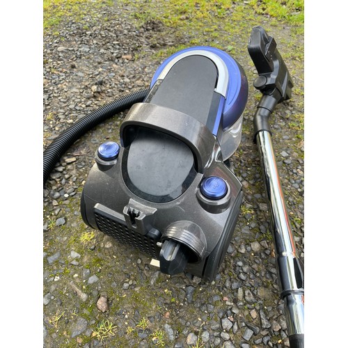 562 - Swan Eureka Vacuum cleaner