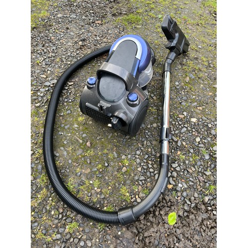 562 - Swan Eureka Vacuum cleaner