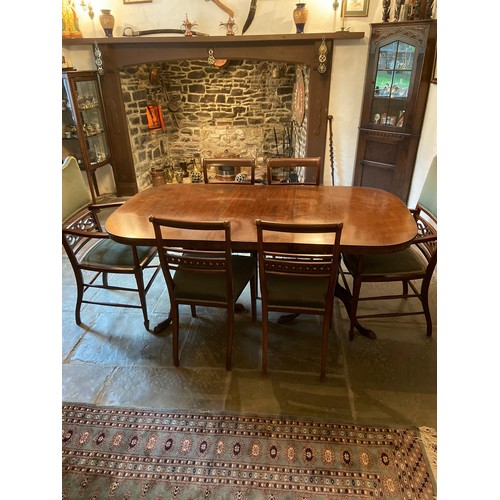 889 - Barnett and sons extending. Dinning table and 6 chairs in lovely condition. Includes 2 carver chairs... 