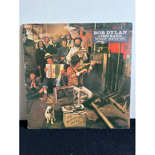 521 - Bob Dylan and the band. The historic basement tapes  CBS88147,