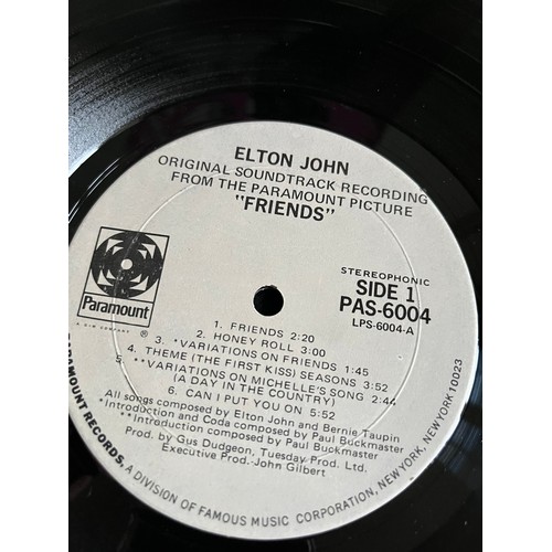 562 - Elton John. Friends, PAS6004