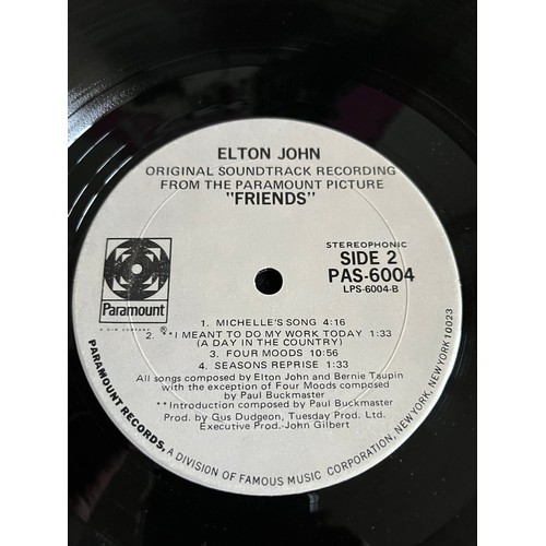 562 - Elton John. Friends, PAS6004