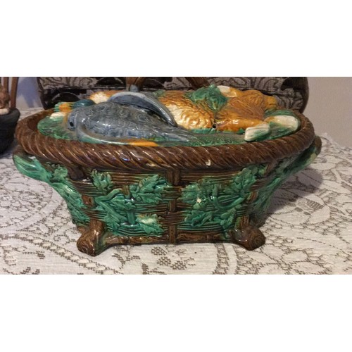 15 - Majolica game pie / rabbits tureen display only has some chips and cracks to base and lid,