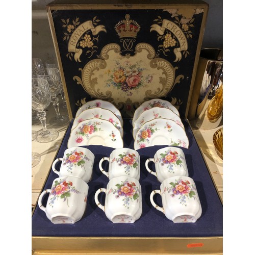 71 - Royal Crown Derby boxed Posies teaset.